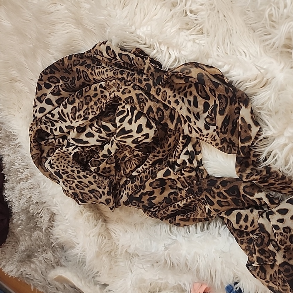 Chicos oversized lightweight scarf